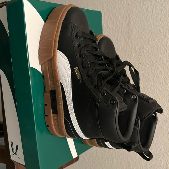 Puma - Picture 1 of 4